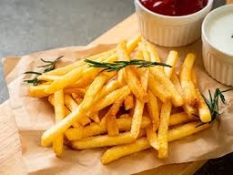 سیب زمینی سرخ شده دلی تو فست فودی